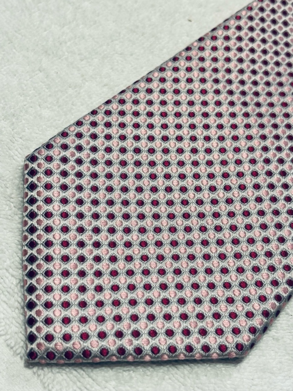 Geoffrey Beene Pink and Silver Geometric Silk Tie
